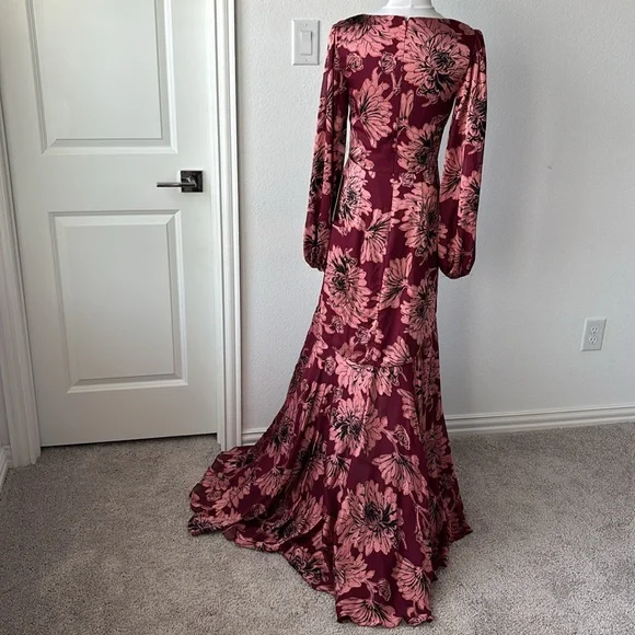 Theia Red Long Sleeve Gown with Sweetheart Neckline - Picture 4 of 11